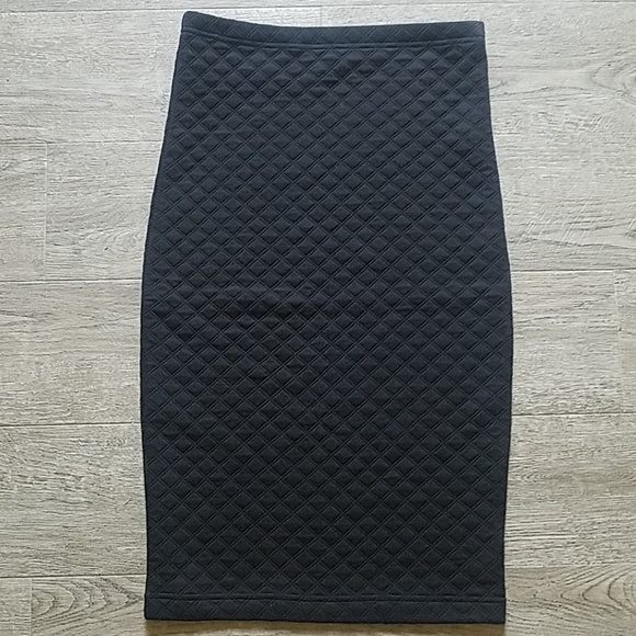 Lulus Dresses & Skirts - Lulus quilted pencil skirt by jack and bb dakota